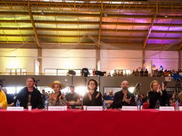 Finalistas do 2º Femaçã foram avaliados por Tatiéli Bueno, Maurício Tusset, Luiza Barbosa, Juliana Bevilaqua, Gilberto Salvagni, Camila Farina e Aline Manfredi.